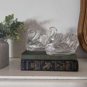 Vintage 60's Regaline Plastic Swan Dishes (2)